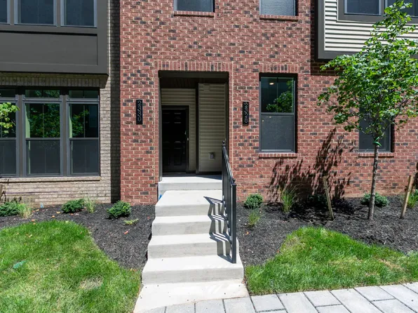 2328 Water Promenade Ave, Herndon, VA 20171