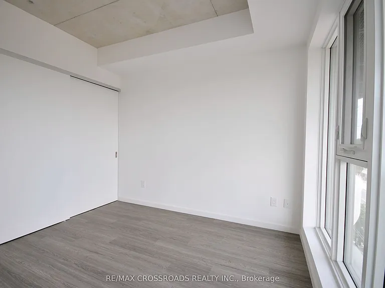 689 The Queensway #516 — Photo 7