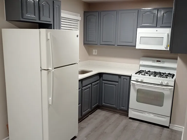 1911 Goodnaw St #1 — Photo 10
