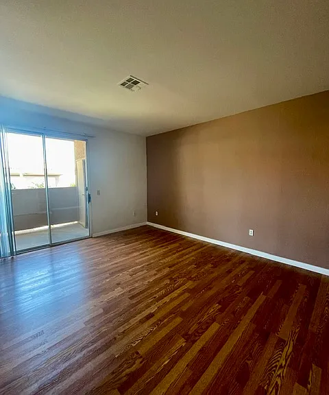 231 W Horizon Ridge Pkwy #2813 — Photo 4
