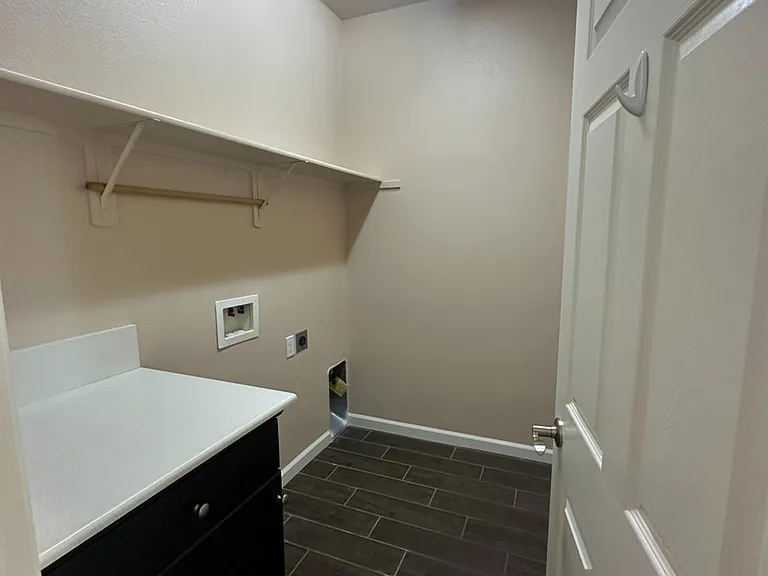 3587 Encino Ave — Photo 5