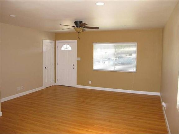 4th image of 2405 W Elder Ave