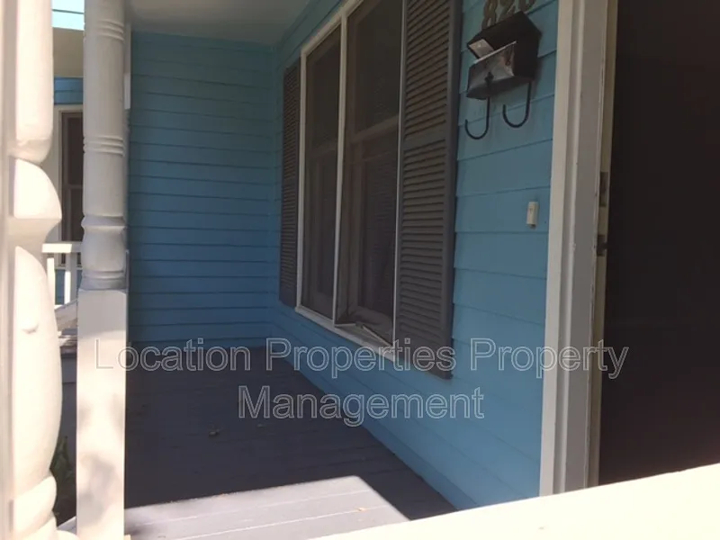 3 bed, 2.5 bath, 1600 sqft, $1,950 — Photo 2