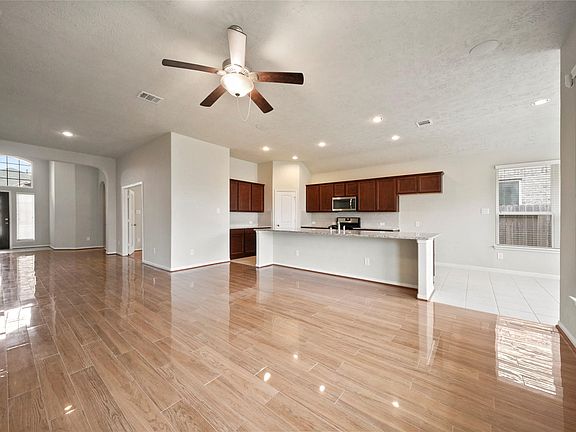 3rd image of 21338 Shadbush Ave