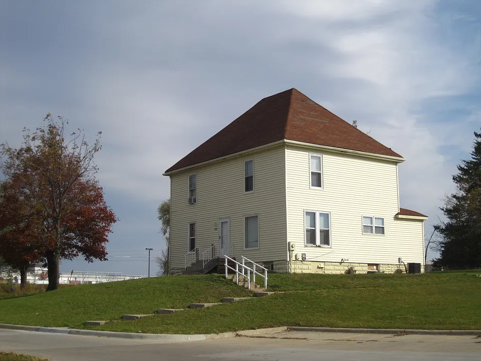 1266 E Orange Rd