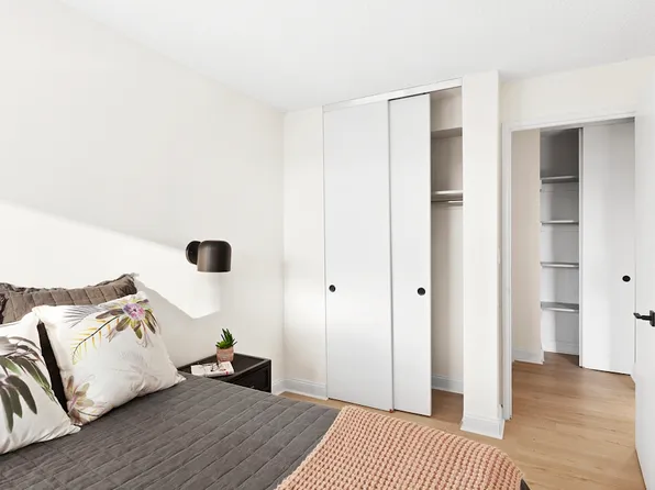 1990 Lexington Avenue image 5 of 9