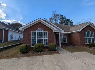 6122 Covington Villas Dr, Tuscaloosa, AL 35405