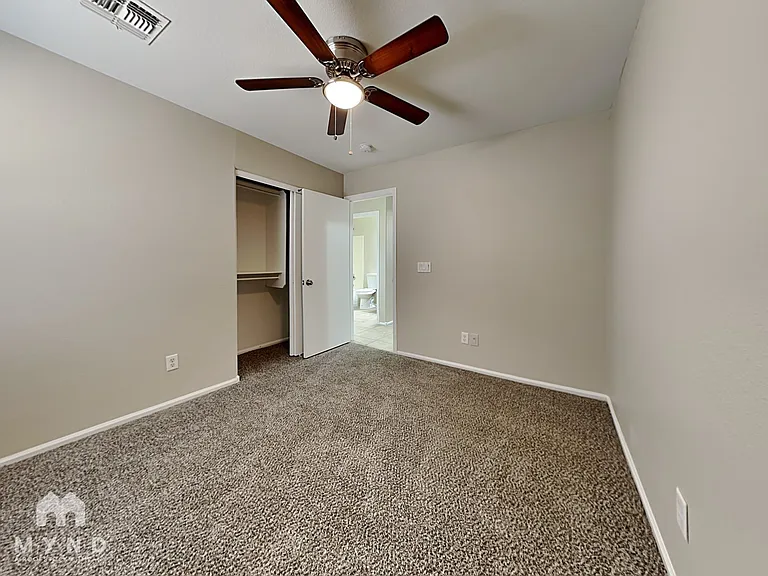 1034 E Saddle Way — Photo 25