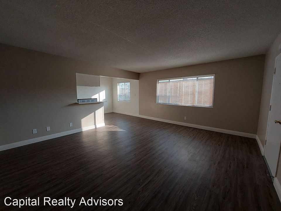 1st image of 1940 Pine Ave #9