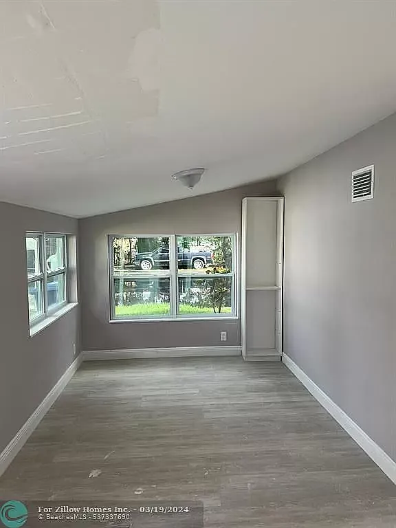 Studio, 350 sqft, $1,200 — Photo 4