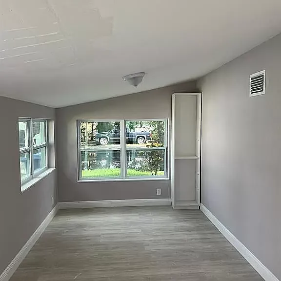2206 N 28th Ave #1 — Photo 4