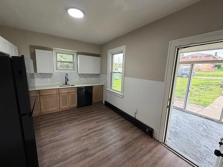 871 Horton St — Photo 9