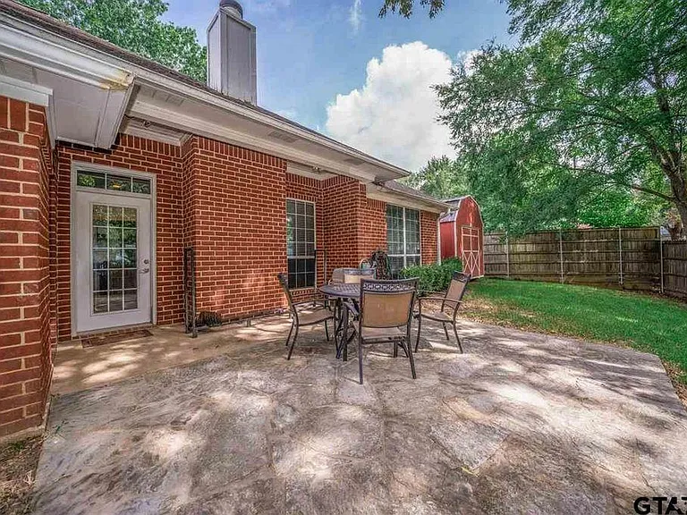 3117 Campus Cir — Photo 2