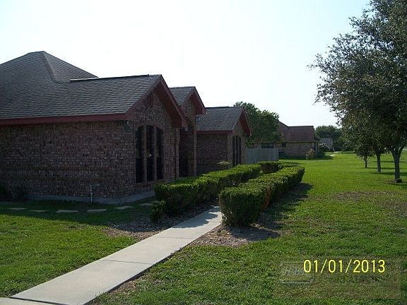 3rd image of 1499 Russell Ln