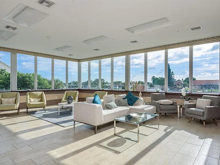223 Island Way #2D — Photo 35