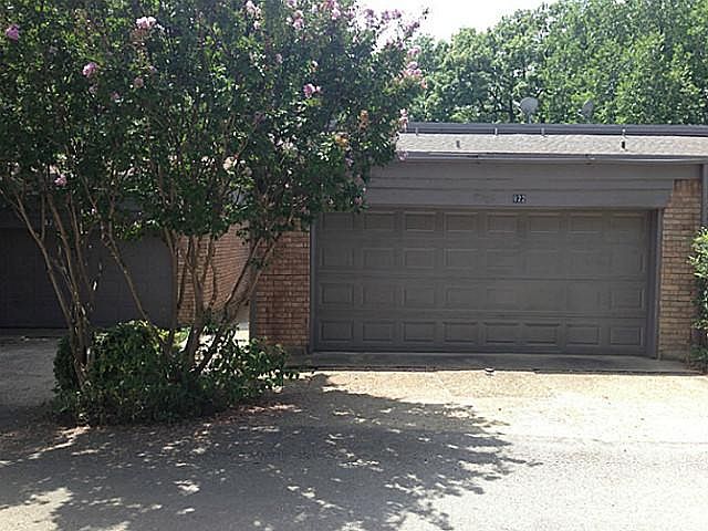 1st image of 822 Clarissa Pl
