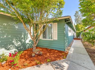593 Teakwood Dr, Eagle Pt, OR 97524