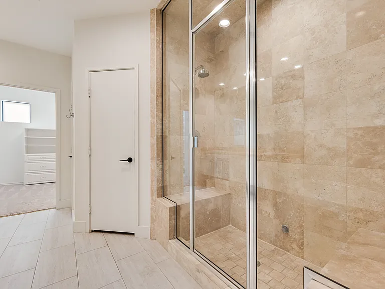 2411 N Hall St #5 — Photo 15