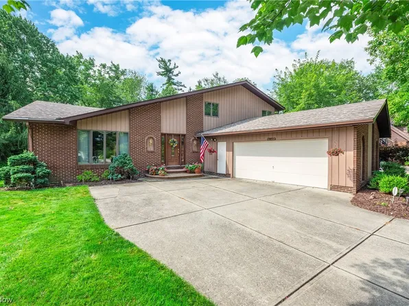 6594 Brettin Dr, Independence, OH 44131