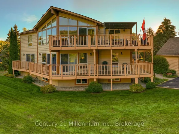 130 Pioneer Ln, The Blue Mountains, ON L9Y 0M7