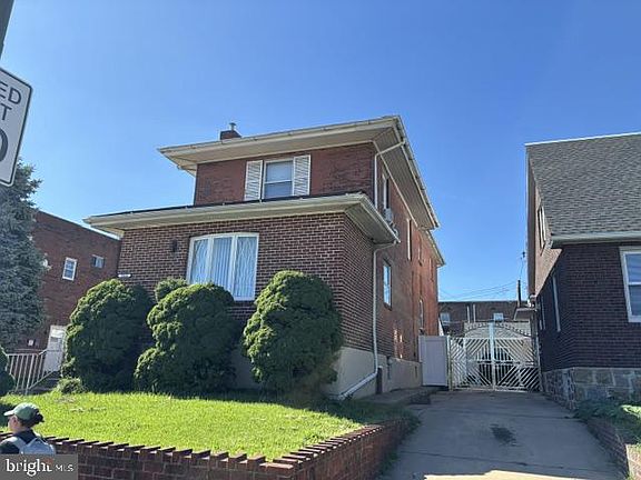 3rd image of 7412 Castor Ave