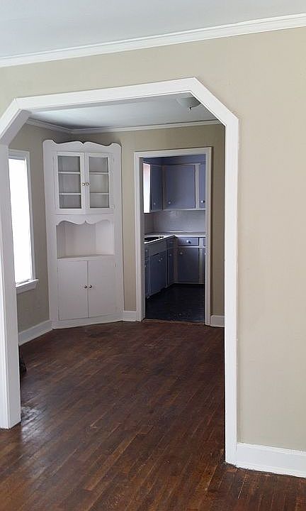 2nd image of 2104 W 16th St