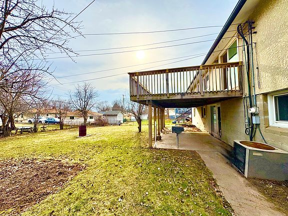 2nd image of 2060 Larpenteur Ave E
