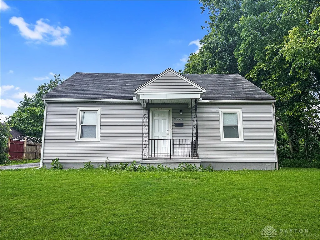 2223 Keenan Ave photo 1