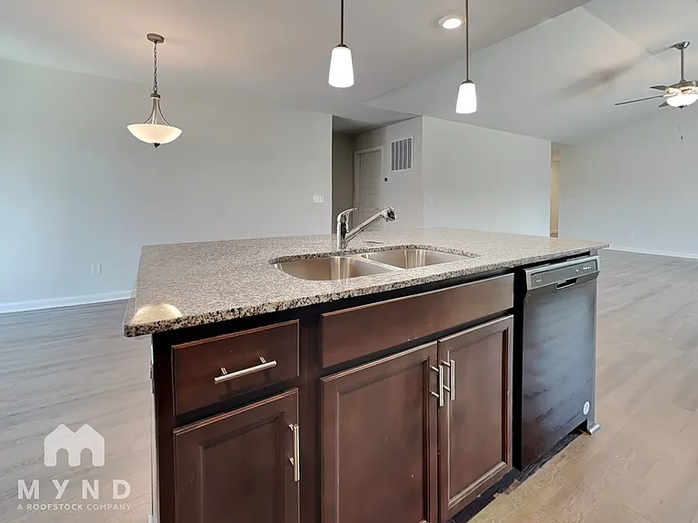 115 Dasher Dr — Photo 6