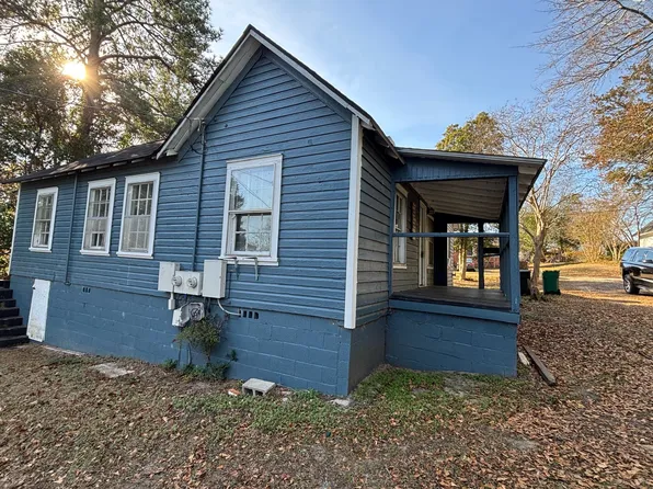 3519 Hill St, Hope Mills, NC 28348