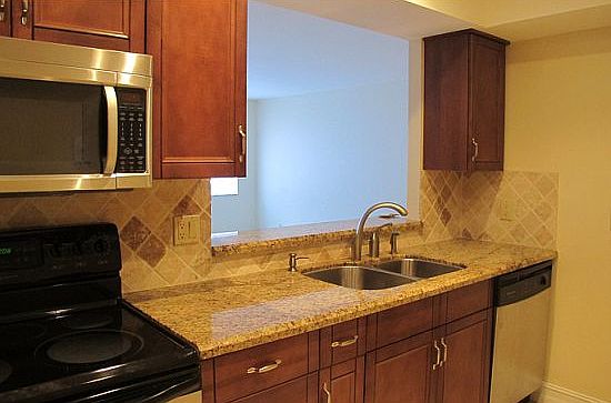 5th image of 615 NE 12th Ave APT 101