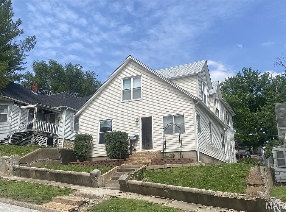1st image of 310 W Olive St