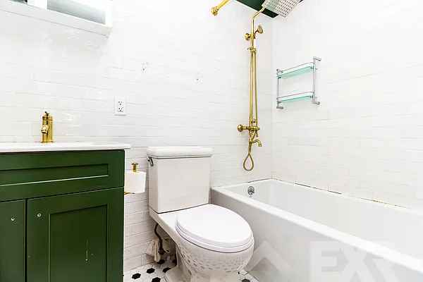 Rented by EXR | media 18