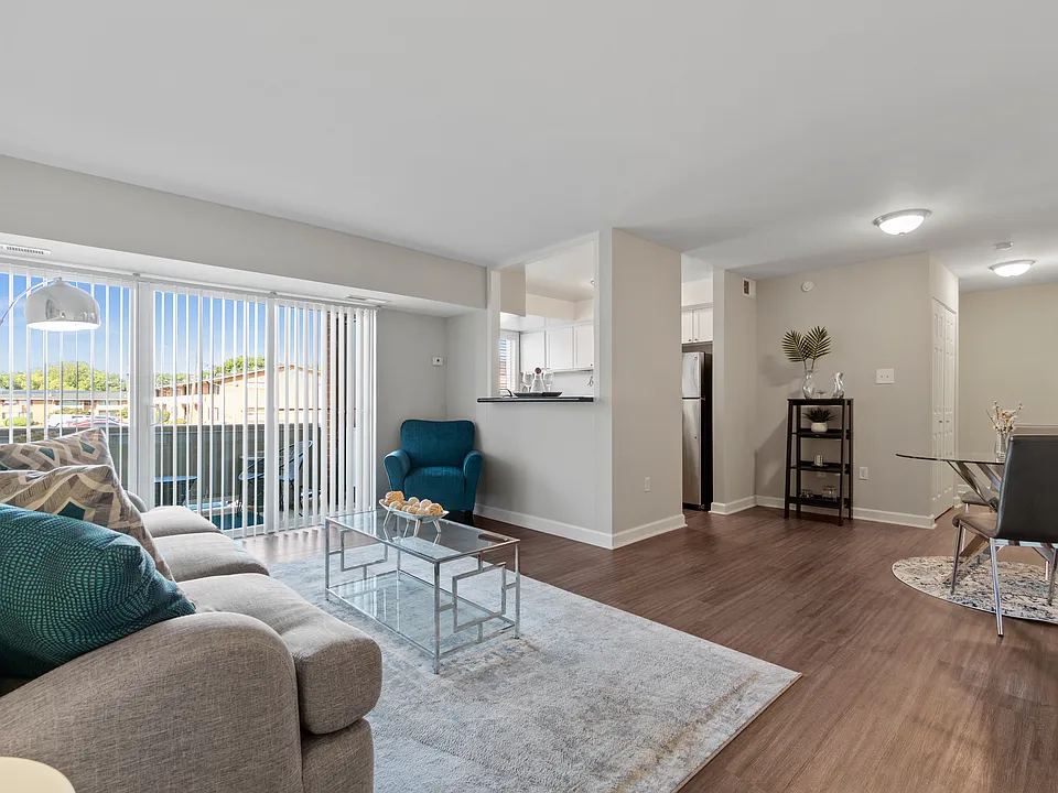 404 Rivertowne Apartment Homes