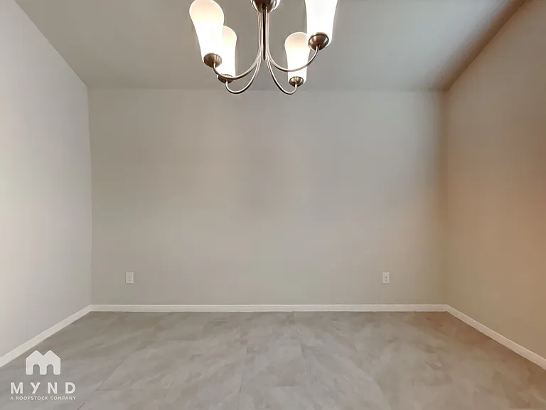8111 Carillon Way — Photo 5