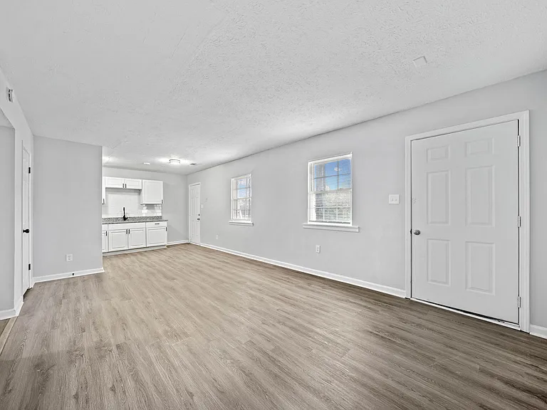 Dawkins Gardens Apartments — Photo 6