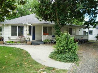 4127 Fern Valley Rd, Phoenix, OR 97535