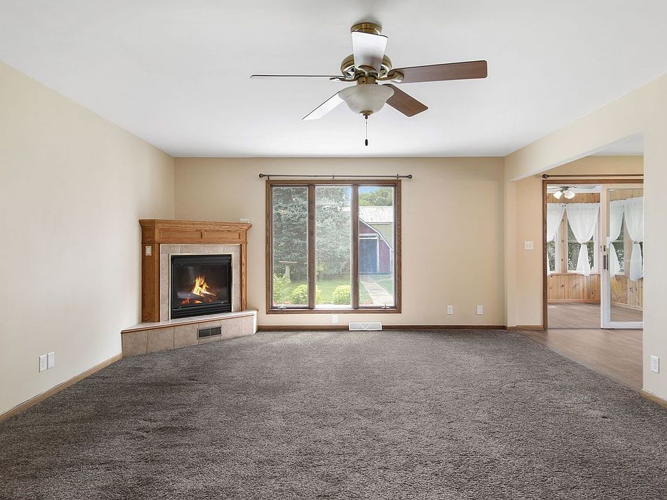 350 N Pine St, Waterman, IL 60556 Zillow