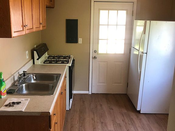 3rd image of 25039 Dale Ave