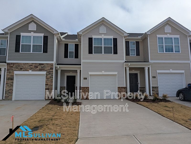 1st image of 2821 Egert Dr #1