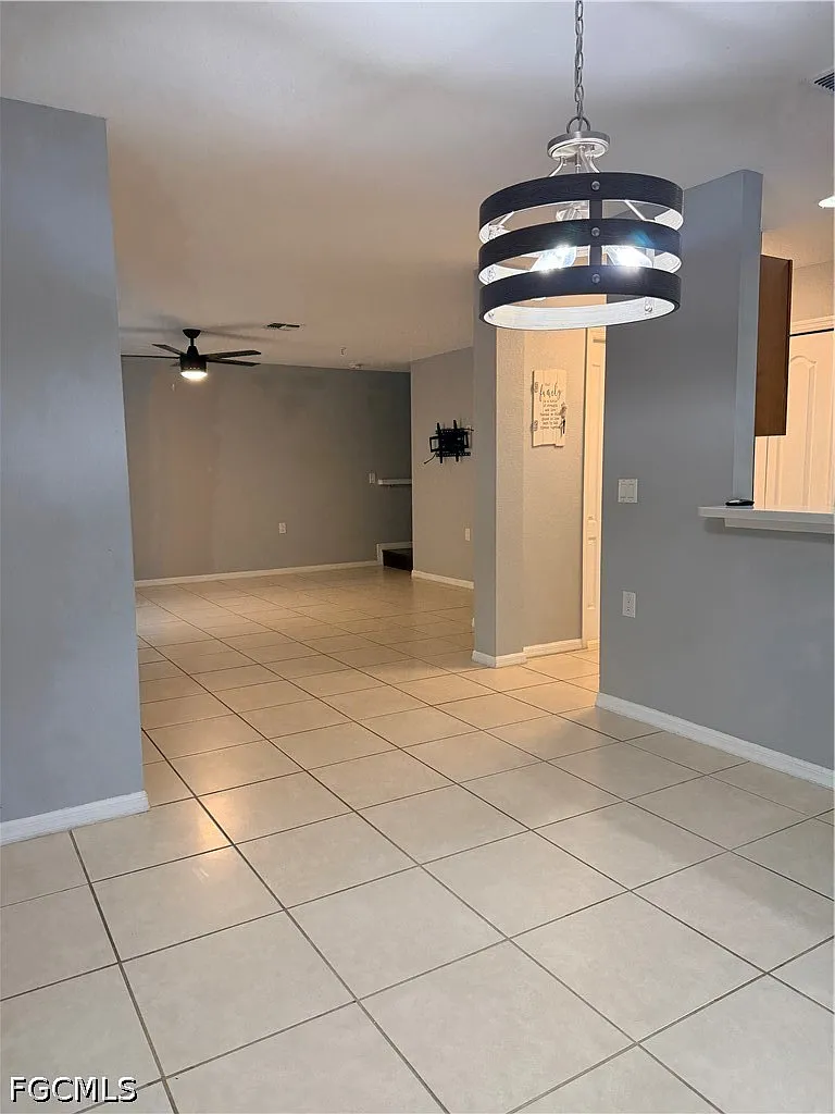 3 bed, 2.5 bath, 1302 sqft, $1,700 — Photo 4