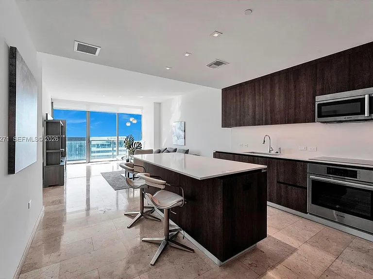88 SW 7th St #2106 — Photo 5