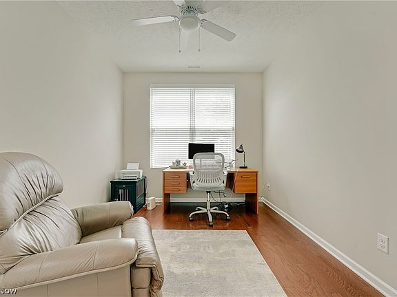 4th image of 8024 Parkcroft Dr