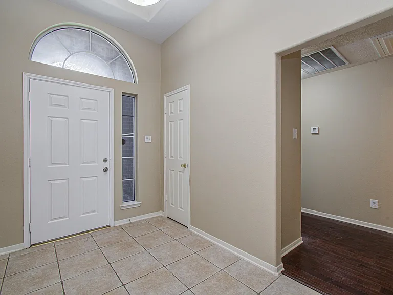 24203 Emory Green St — Photo 4