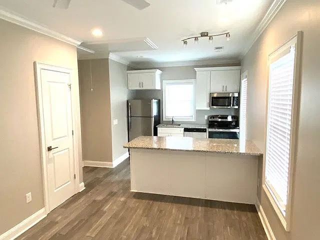 2 bed, 750 sqft, $1,500 — Photo 3