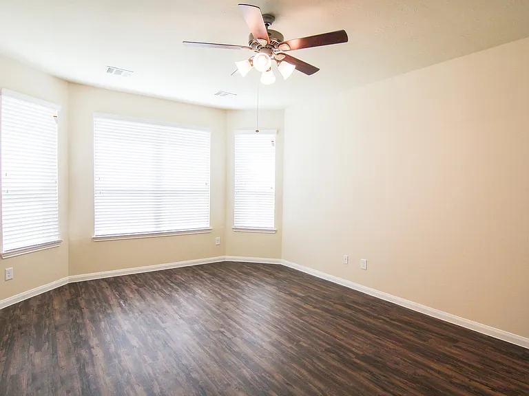 Westhope Dr — Photo 8