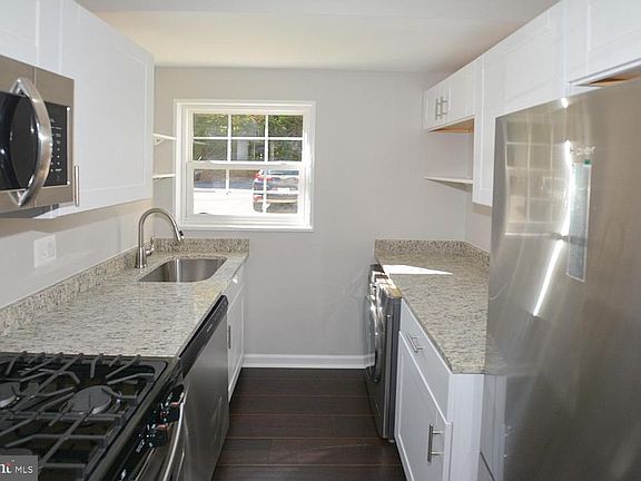 3rd image of 2237 Farrington Ave APT 102