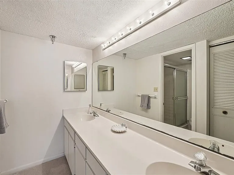 11 Sunset Dr #502 — Photo 41