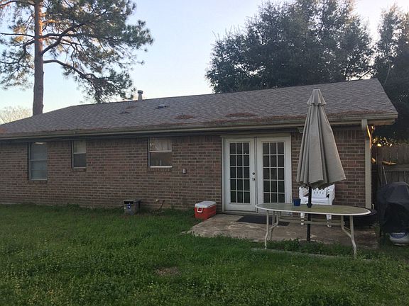 4th image of 914 Pine Dr