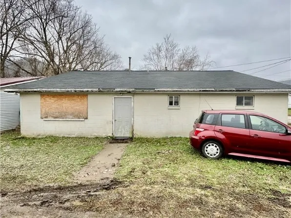 4902 Raven Dr, Charleston, WV 25306